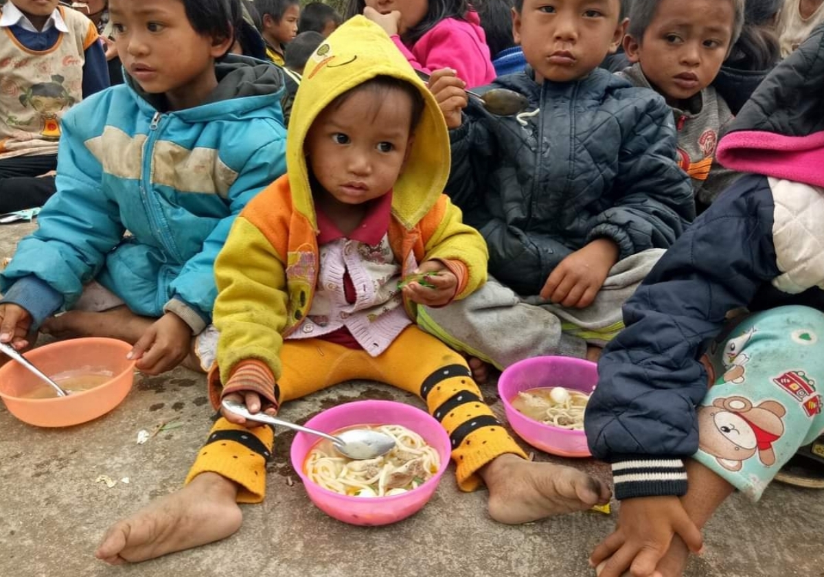 XÂY NHÀ Ở CHO TRẺ KHÔNG NƠI NƯƠNG TỰA VÀ NHÀ BÁN TRÚ CHO TRẺ EM VÙNG BẢN ĐI HỌC XA CỦA HUYỆN HƯỚNG HÓA