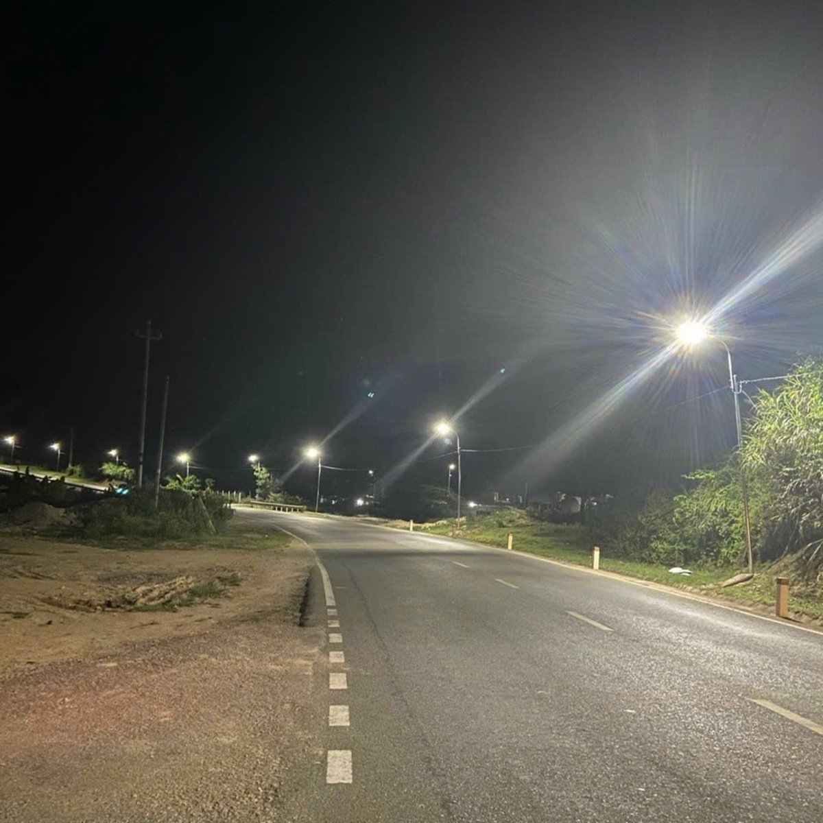 dự Án Thắp Sáng Đèn Đường QL24 đi qua xã Ba Động Mới & Đoạn đường quê xã Ba Vinh Mới, tỉnh Quảng Ngãi cho bà con Hre ❣️