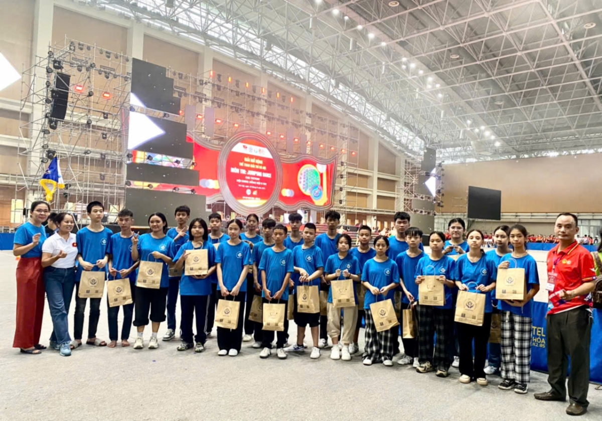 PHÁT TRIỂN BỘ MÔN THỂ THAO DISC GOLF CHO NGƯỜI KHIẾM THÍNH