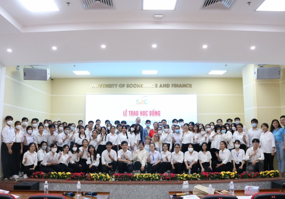 Chung tay hỗ trợ học bổng Tiếp sức đến trường cho học sinh, sinh viên có hoàn cảnh khó khăn, năm học 2025 - 2026.